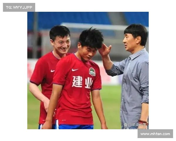 建业足球俱乐部的性质与发展历程分析及其在中国足球中的地位